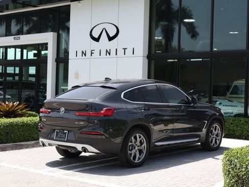 Used 2021 BMW X4 xDrive30i w/ Premium Package AWD/4WD image 4