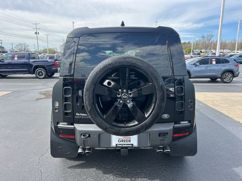 Used 2023 Land Rover Defender 110 V8 image 18