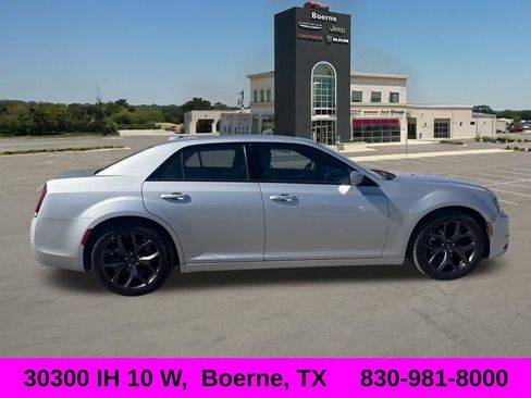 Used 2023 Chrysler 300 S RWD image 2