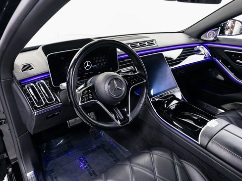 Used 2023 Mercedes-Benz Maybach S 680 4MATIC w/ Manufaktur Leather Package image 9