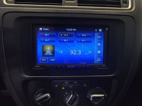 Used 2014 Volkswagen Jetta SE FWD image 25