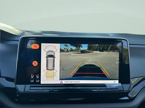 New 2026 Volkswagen Atlas Peak Edition AWD/4WD image 17