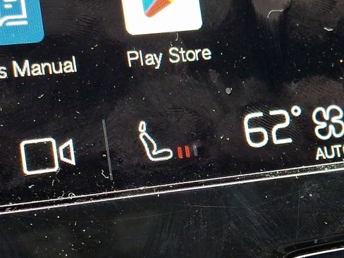 Certified 2025 Volvo XC40 B5 Core image 25