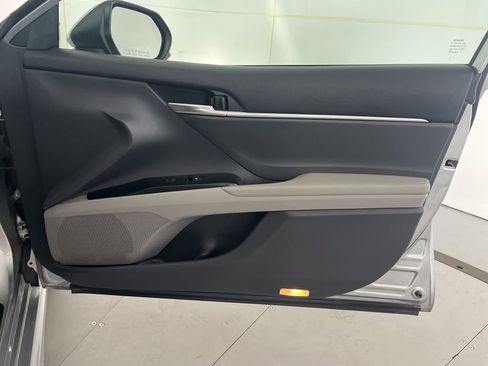 Used 2019 Toyota Camry SE w/ Carpet Mat Package FWD image 29
