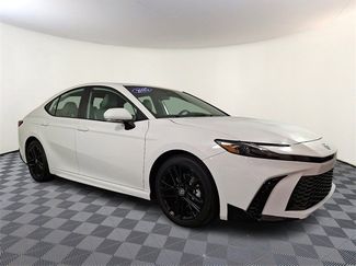 Used 2025 Toyota Camry SE video 1