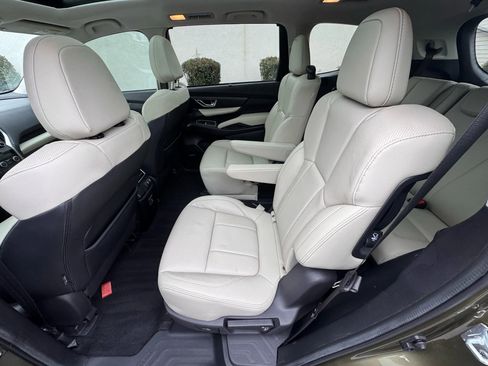 Used 2022 Subaru Ascent Limited w/ Technology Package AWD/4WD image 17