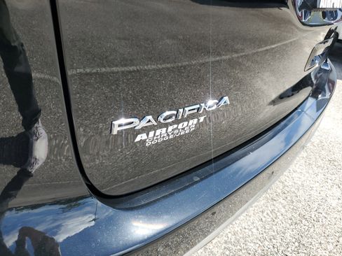New 2026 Chrysler Pacifica Select image 8
