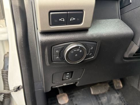 Used 2020 Ford F250 Lariat w/ Chrome Package image 25