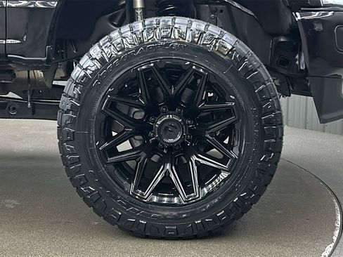 Used 2025 Ford F250 Platinum image 9