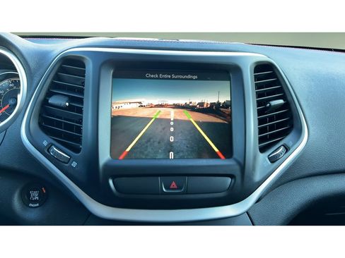 Used 2015 Jeep Cherokee Trailhawk w/ Comfort/Convenience Group image 19