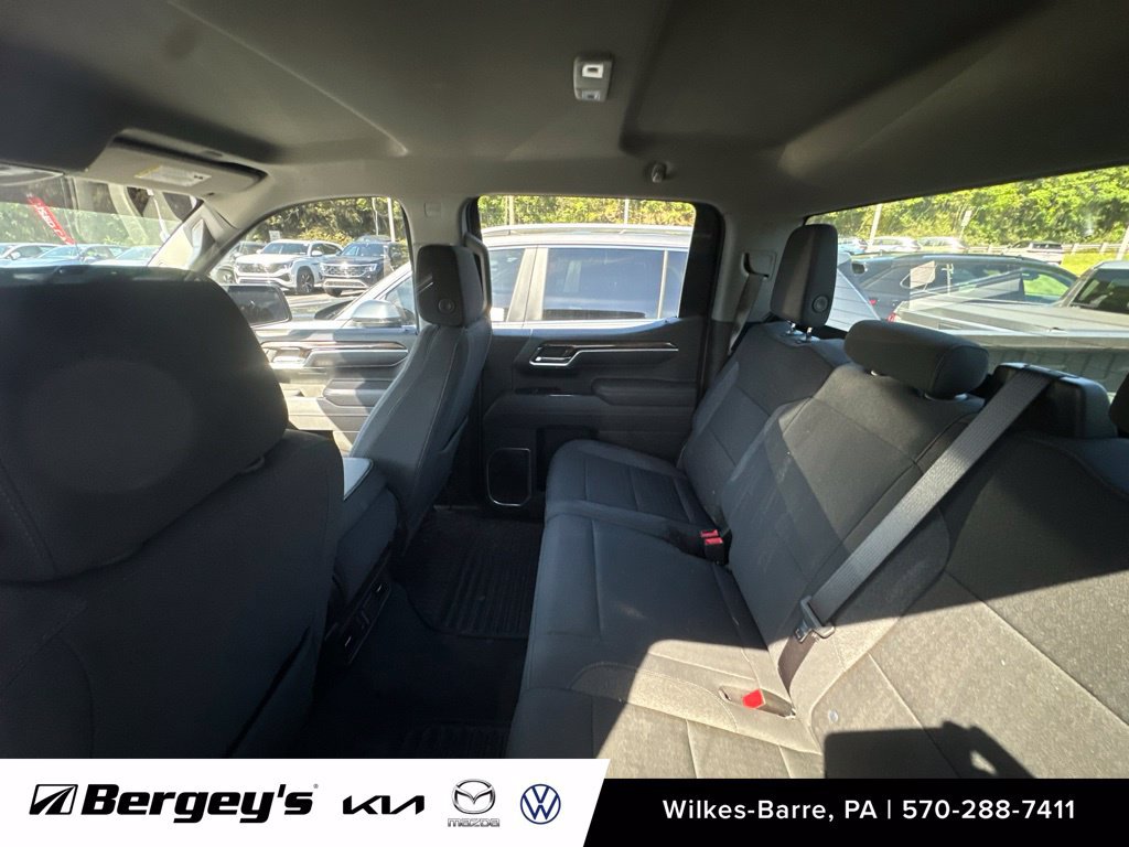 Used 2025 Chevrolet Silverado 1500 LT AWD/4WD image 10