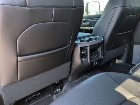 New 2026 RAM 2500 Laramie AWD/4WD image 19