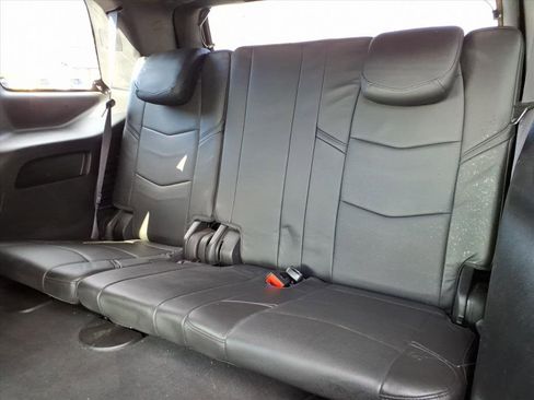 Used 2017 Cadillac Escalade Platinum image 8