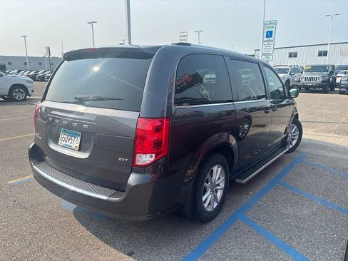 Used 2018 Dodge Grand Caravan SXT FWD image 8