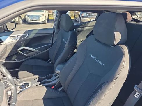 Used 2017 Hyundai Veloster Value Edition image 19