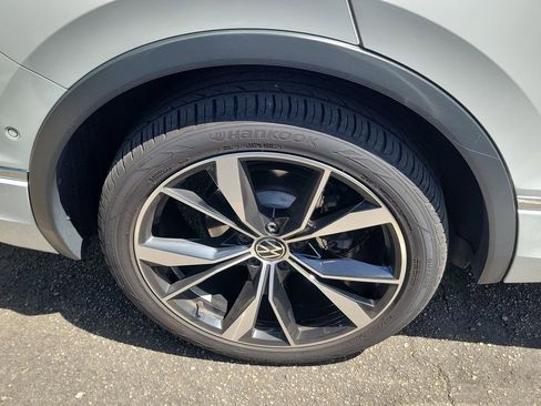 Used 2022 Volkswagen Tiguan SEL R-Line AWD/4WD image 15