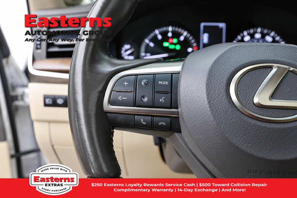 Used 2021 Lexus LX 570 4WD w/ Luxury Package image 16