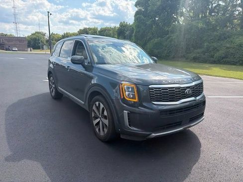 Used 2021 Kia Telluride EX w/ EX Premium Package FWD image 3