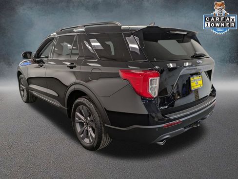 Used 2022 Ford Explorer XLT w/ Equipment Group 202A image 6