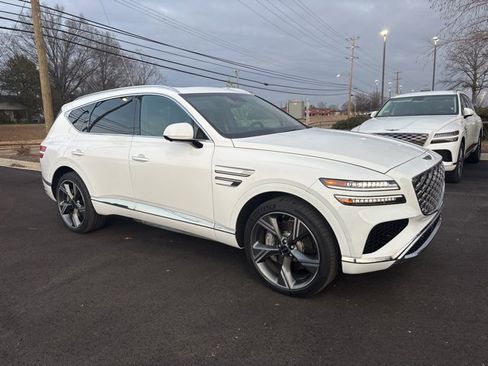 Used 2025 Genesis GV80 2.5T Prestige image 3