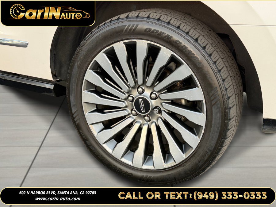 Used 2018 Lincoln Navigator Reserve w/ Technology Package AWD/4WD image 9