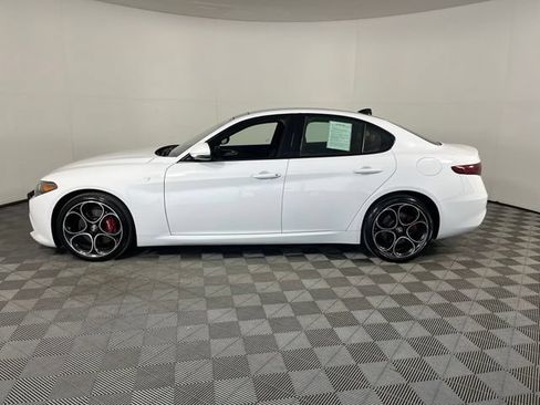 Used 2023 Alfa Romeo Giulia Ti w/ Active Assist Plus Package AWD/4WD image 4