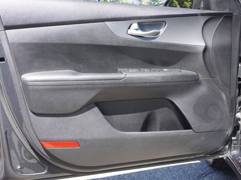 Used 2019 Kia Forte LXS FWD image 17