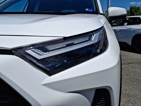 Used 2024 Toyota RAV4 XLE AWD/4WD image 9
