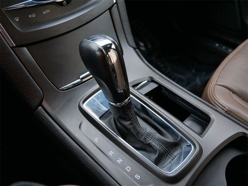 Used 2016 Lincoln MKS AWD image 22