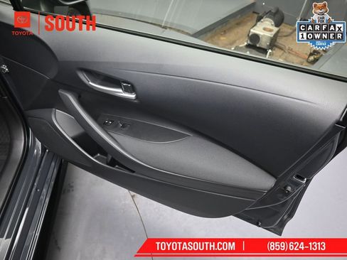 Used 2026 Toyota Corolla SE w/ SE Premium Package image 32