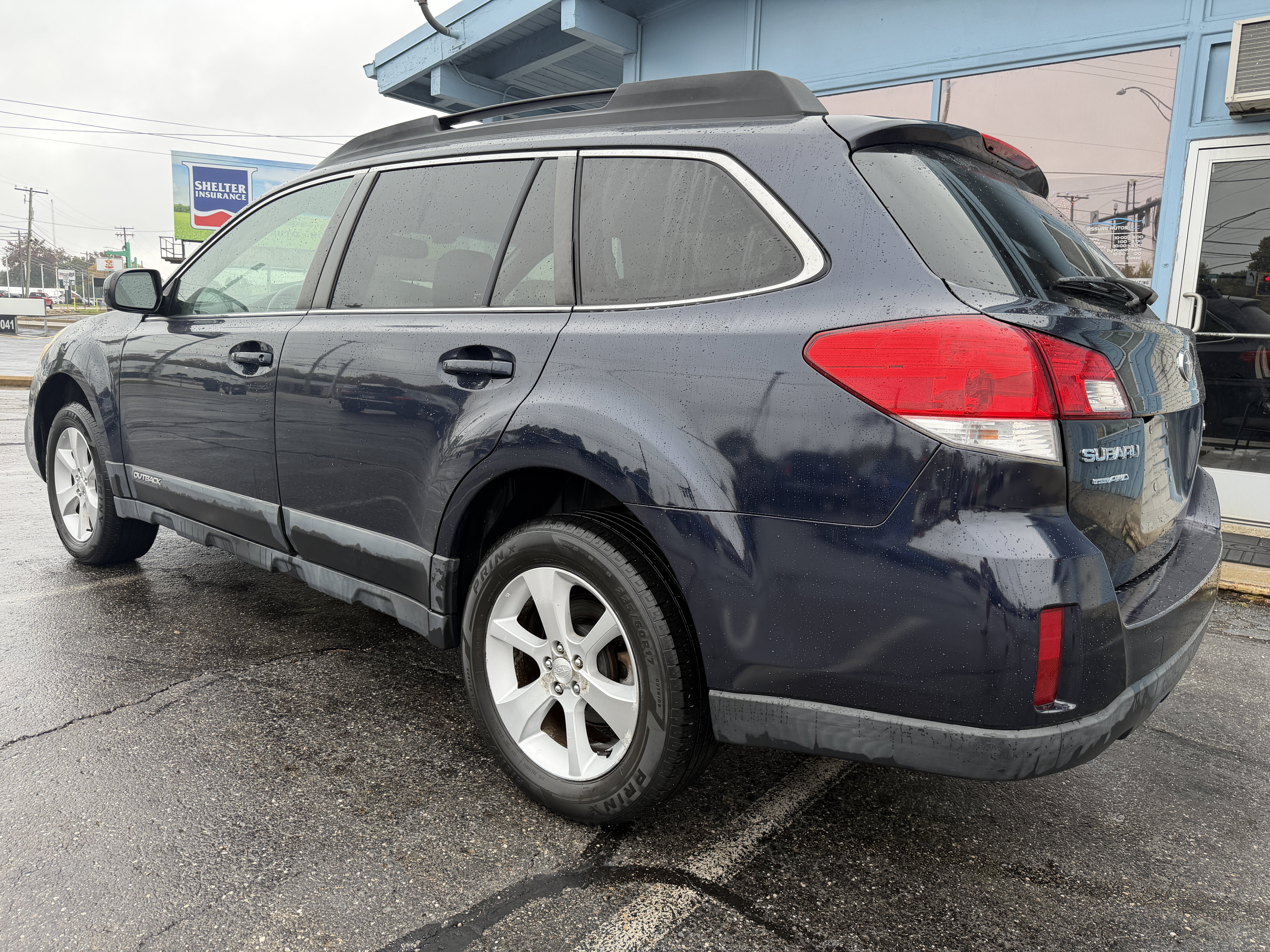 Used 2013 Subaru Outback 2.5i Limited AWD/4WD image 3