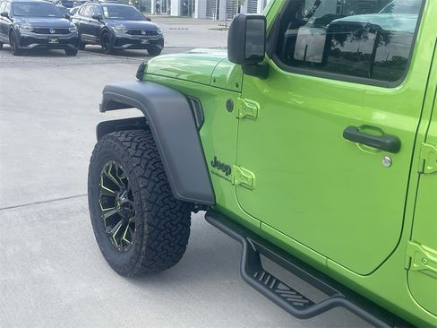 New 2025 Jeep Gladiator Sport image 10