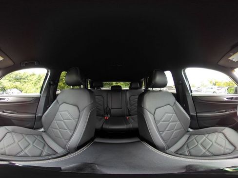 Used 2025 Volkswagen Atlas Cross Sport SE FWD image 42