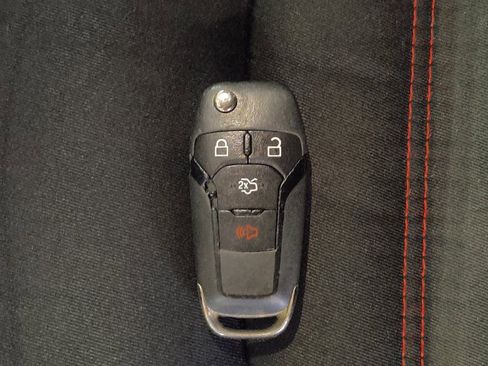 Used 2015 Ford Fusion SE w/ Equipment Group 201A FWD image 32