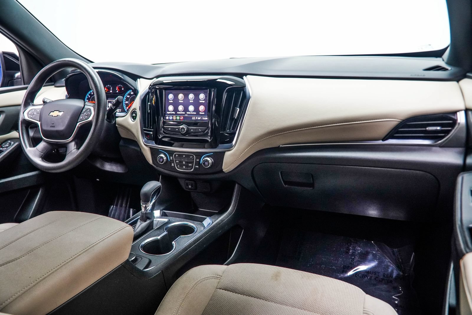 Used 2023 Chevrolet Traverse LS FWD image 19