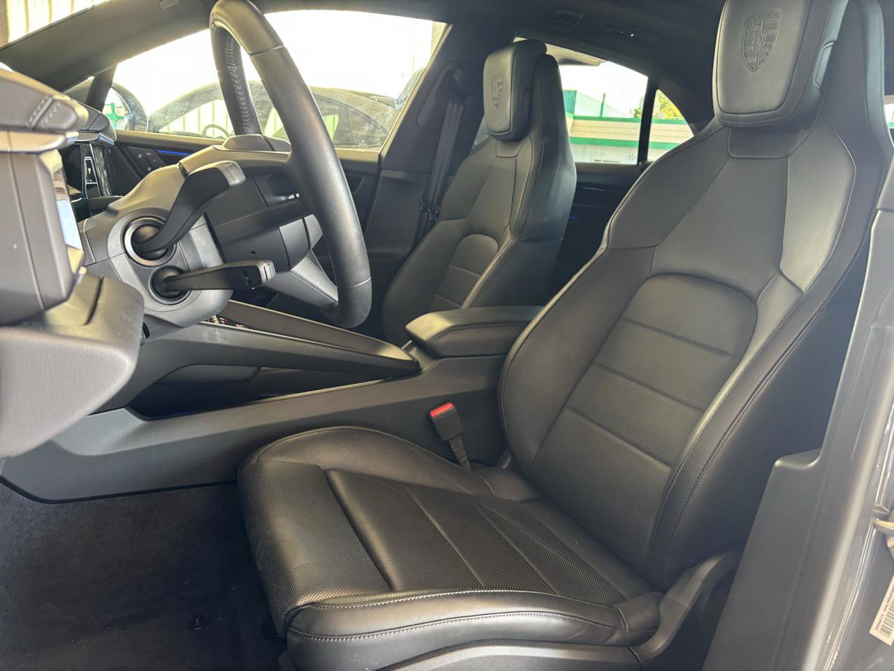 Used 2025 Porsche Macan 4 Electric AWD/4WD image 16