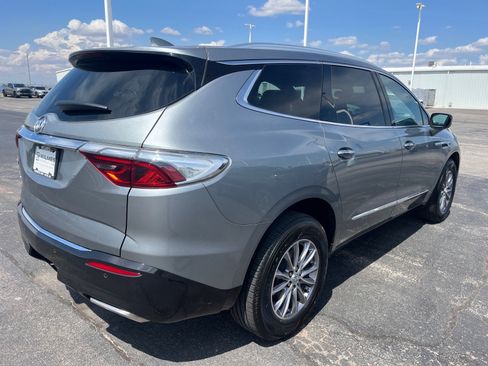 Used 2023 Buick Enclave Essence FWD image 6