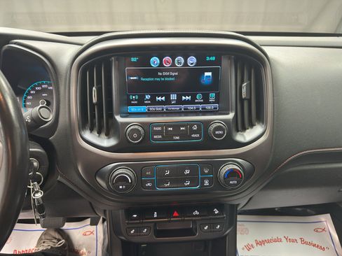 Used 2017 GMC Canyon SLE w/ All Terrain Package AWD/4WD image 10