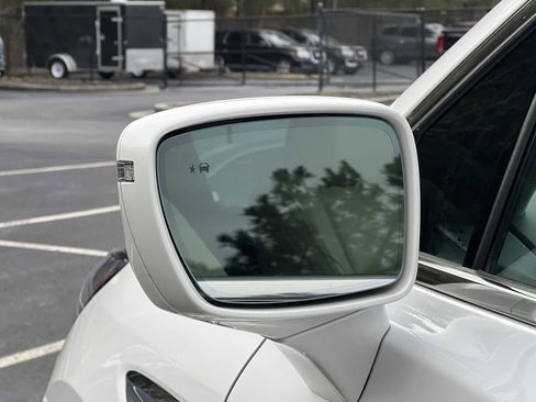 Used 2020 Buick Enclave Essence w/ Sound and Sites Package image 29