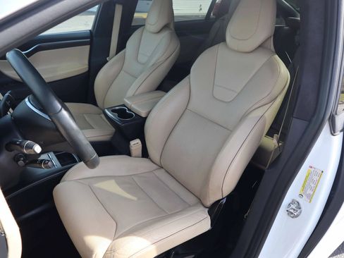 Used 2016 Tesla Model X Performance image 2