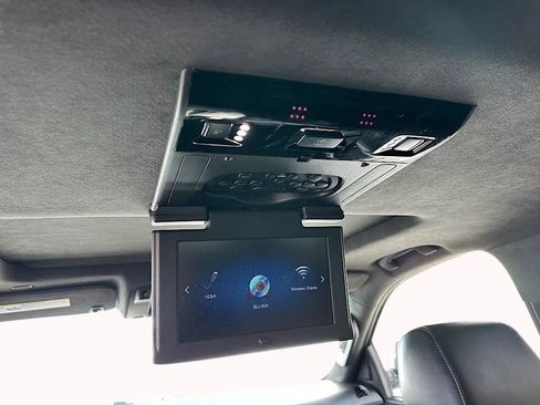 Used 2020 Cadillac Escalade Platinum image 17