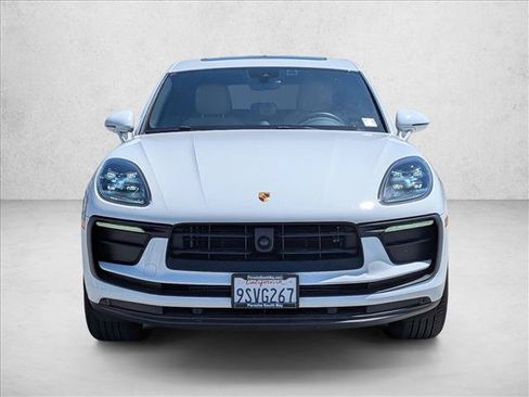 Used 2025 Porsche Macan AWD/4WD image 2