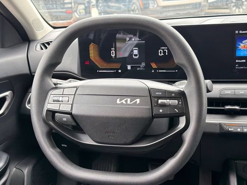 Used 2025 Kia K4 FWD image 23