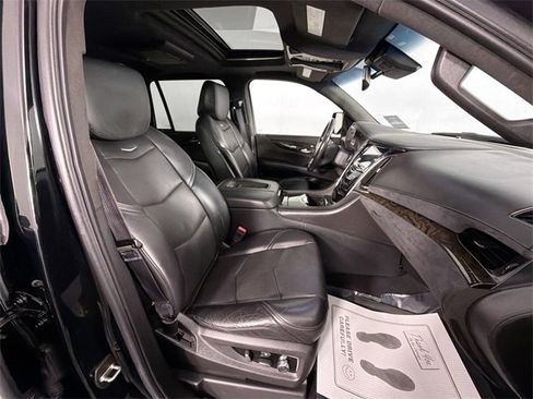 Used 2016 Cadillac Escalade Platinum image 33