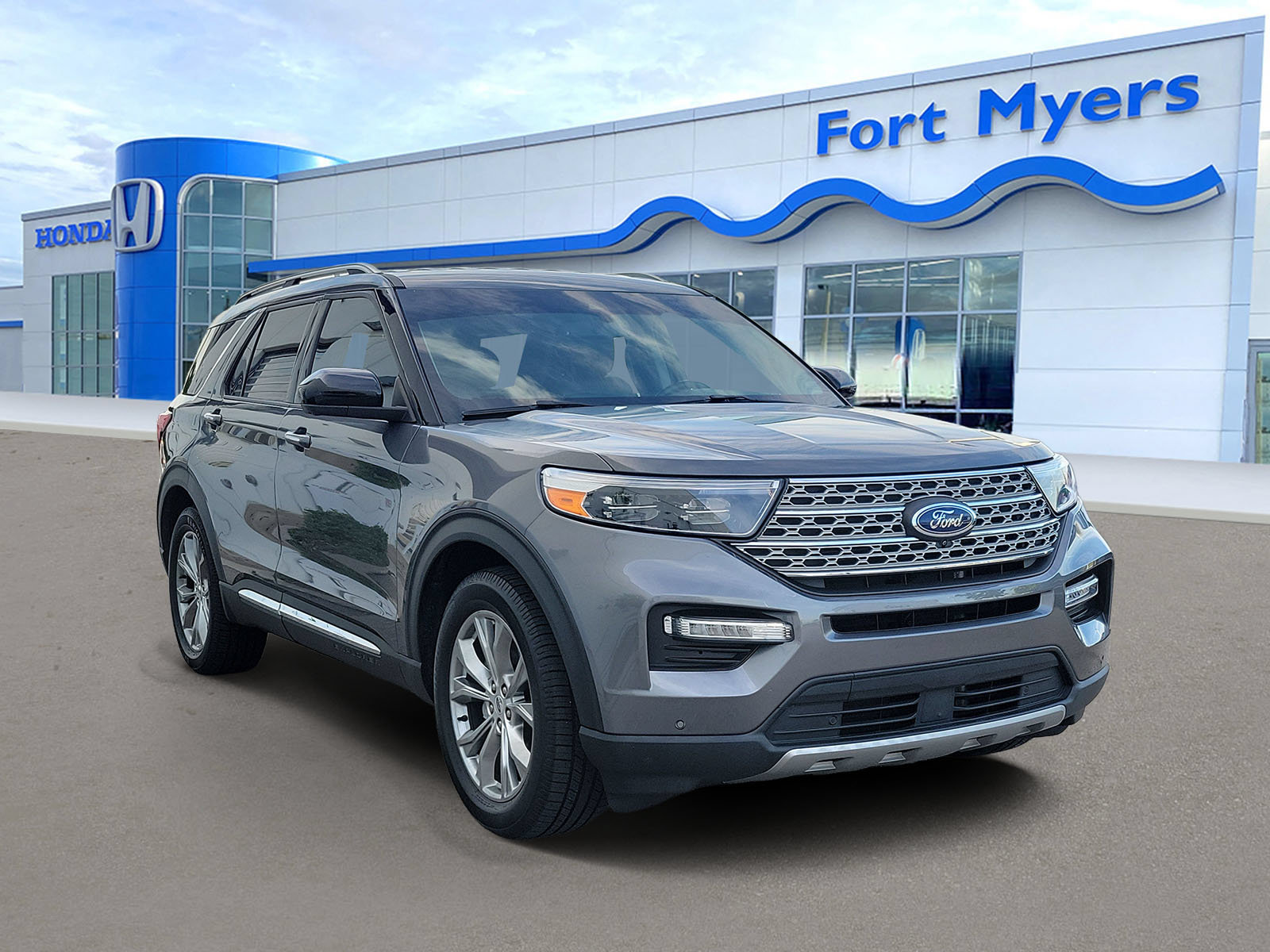 Used 2022 Ford Explorer Limited RWD image 1