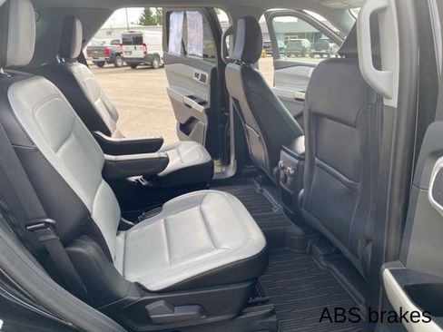 Used 2021 Ford Explorer XLT w/ Equipment Group 202A image 33