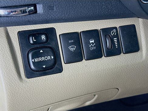 Used 2013 Toyota Highlander Plus image 17