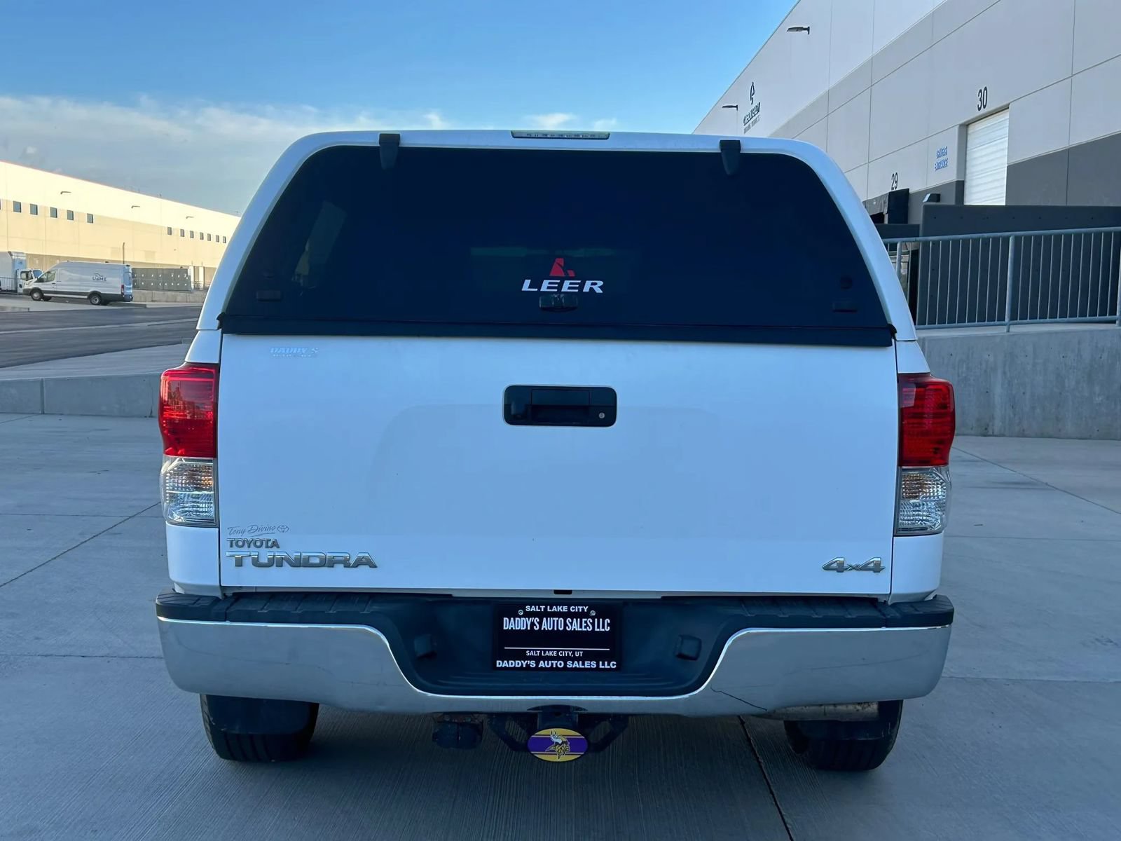 Used 2010 Toyota Tundra 4x4 CrewMax w/ SR5 Pkg image 4