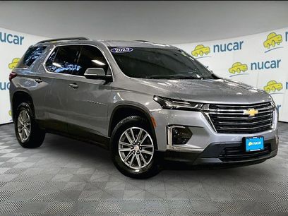 Used 2023 Chevrolet Traverse LT