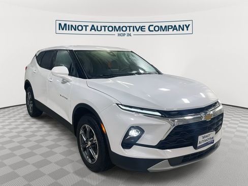 Used 2025 Chevrolet Blazer LT AWD/4WD image 1